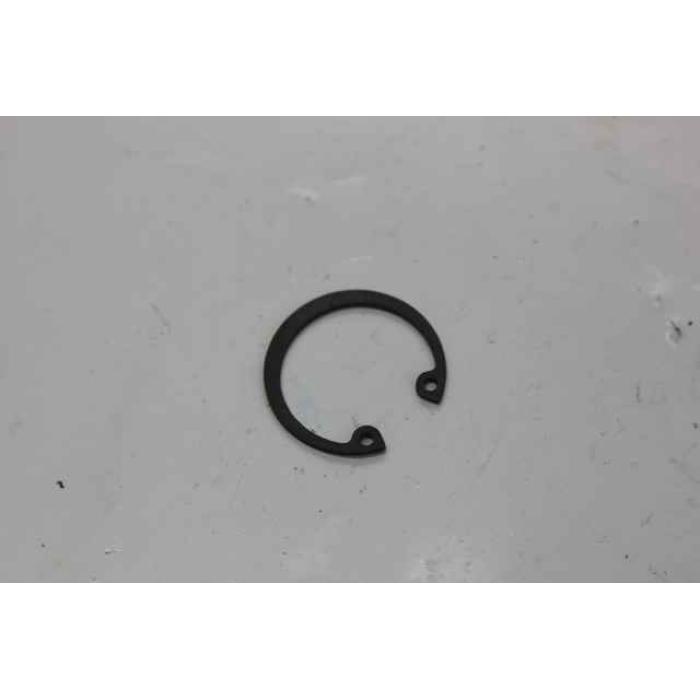 Кольцо стопорное 28 для отверстия KM385T