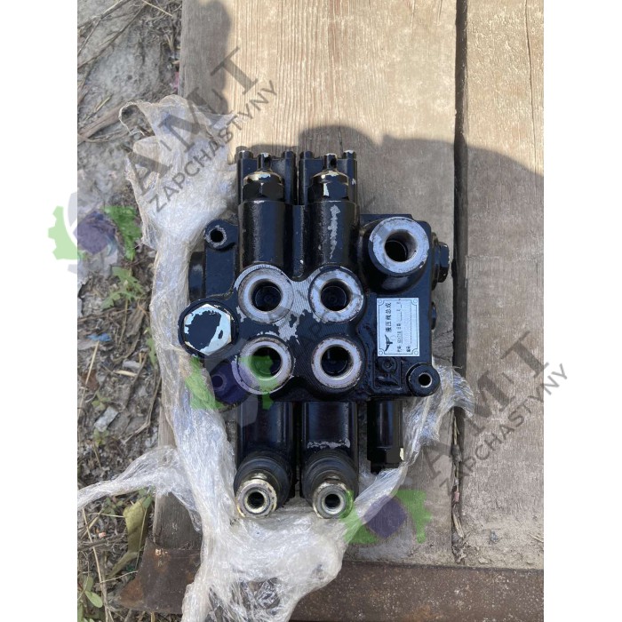 Распределитель двухсекционный ДТЗ 5504К