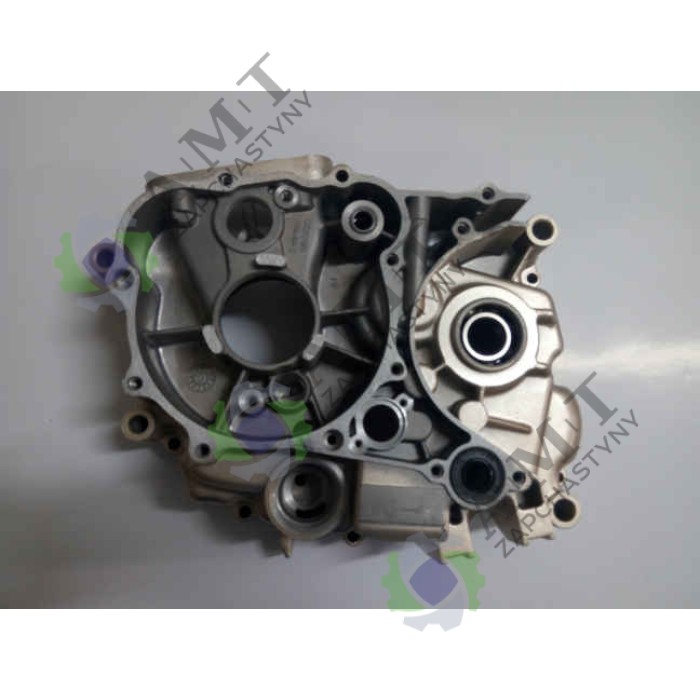 Картер двигателя левыйFT200ZH