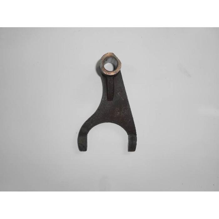 Вилка 2-й и 4-й передачи JM404